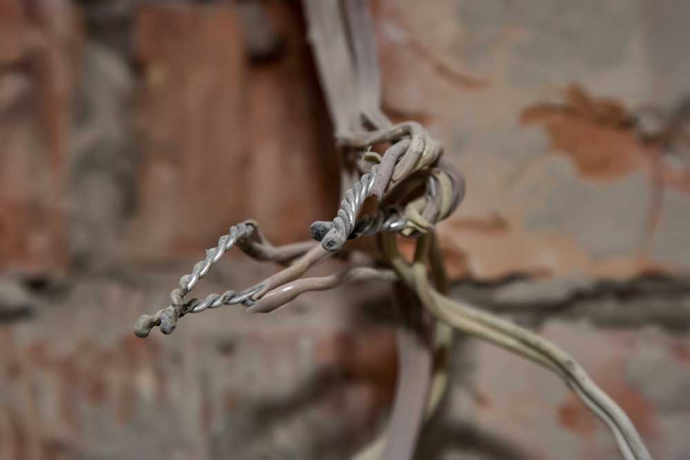 Régi alumínium vezetékek cseréje: mikor kötelező és mennyibe kerül?