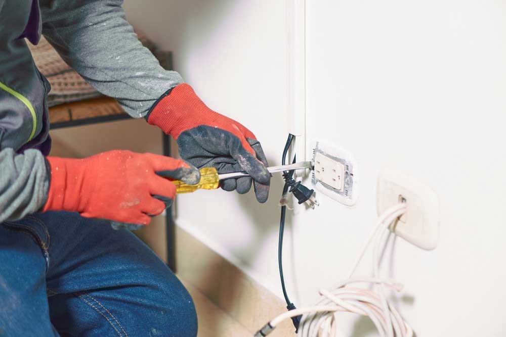 teljes elektromos hálózat felújítás